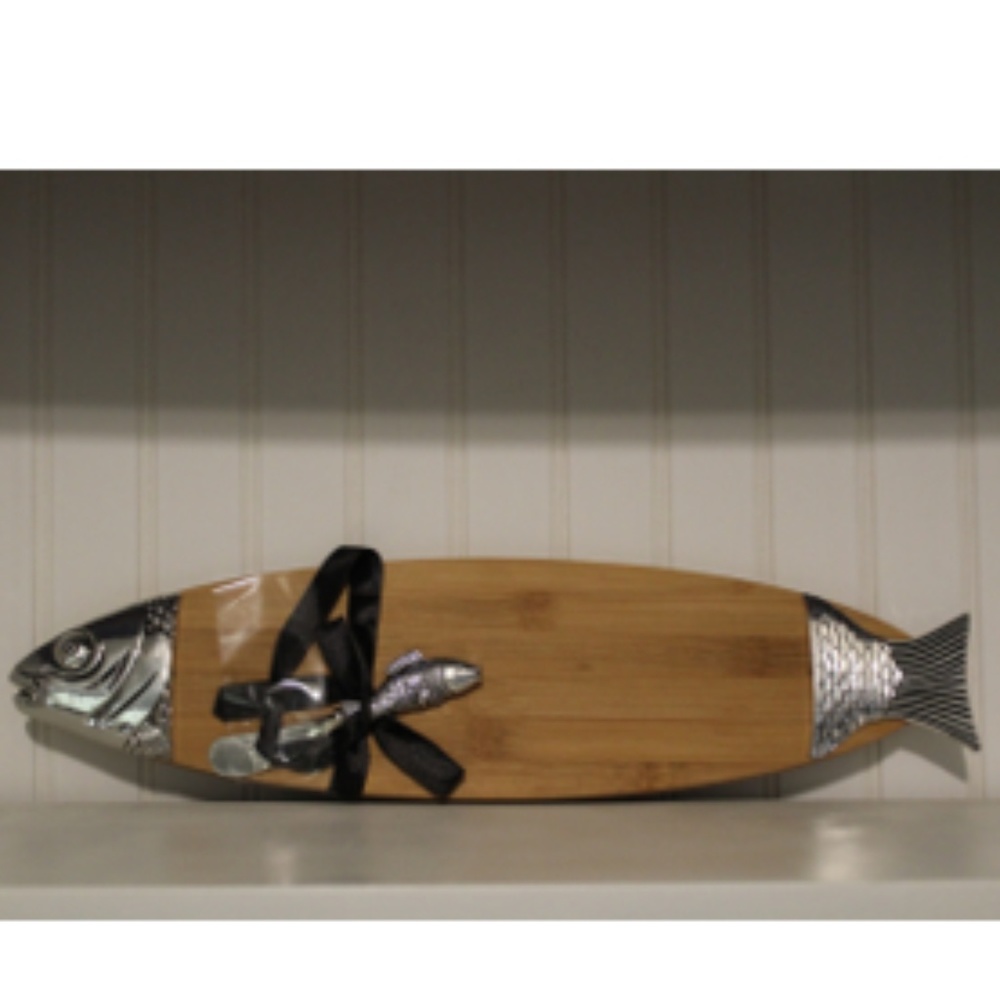 Fish wood cheese board & serving board with cutter